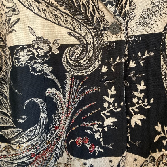 Chicos beautiful fully lined blazer!! Size 3 - Picture 2 of 7